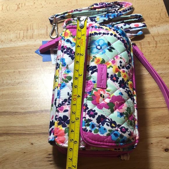 Vera Bradley RFID All In One Crossbody - Picture 4 of 6